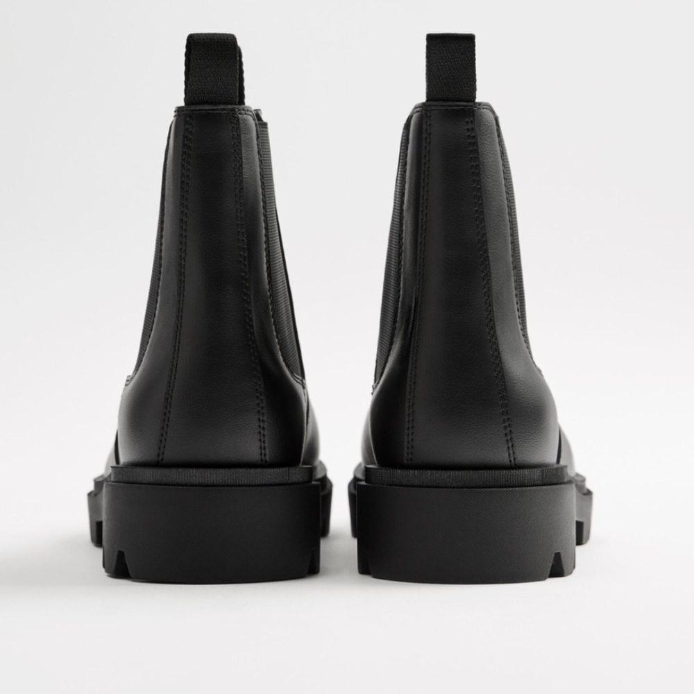 ZARA MEN TREADED CHELSEA BOOTS - Picture 3 of 10
